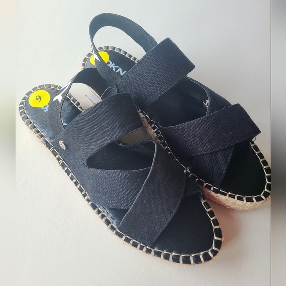 DKNY Black strappy Platform Espadrille Sandals Size 9 NWT - Picture 2 of 9